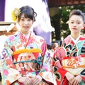 桜井日奈子＆山本舞香／晴れ着お披露