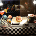「“ピクサー・プレイタイム”ケーキセット（1/6～3/19）」（￥1,600）／ディズニーアンバサダーホテルのハイピリオン・ラウンジ