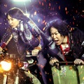吉岡里帆＆阿部サダヲがバイクで爆走！『音量を上げろタコ！』強烈過ぎる場面写真解禁・画像