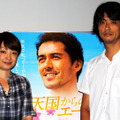 『天国からのエール』試写会にて（左より）真壁佳子プロデューサー、熊澤誓人監督