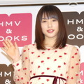 桜井日奈子／「桜井日奈子 2019カレンダーブック」（発売中）の手渡し会＆握手会にファン1000人