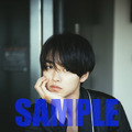 山崎賢人写真集「KENTO YAMAZAKI」パネル展（C）KADOKAWA