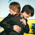 横浜流星は「まじめで熱い男」友情ハグに即興ラップ！『チア男子!!』初日舞台挨拶は大盛況・画像