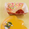ストロベリークリームケーキ、スーベニアプレート付き 850円☆(C) Disney