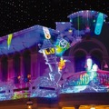 思わず立ち止まって見入っちゃう☆ハロウィーン期間限定夜の環境演出 (C) Disney