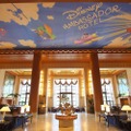 臨時休館期間を延長したディズニーホテル (C) Disney