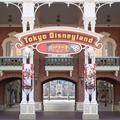 37周年を祝ってBIGが登場！(C) Disney