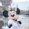 TDS20周年の新コスチュームがひとあし早く解禁！(C) Disney