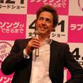 “ラブストーリーの帝王”が、歌に、ピアノに、ダンス!!ヒュー・グラント来日『ラブソングができるまで』ジャパンプレミア