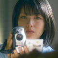 浜辺美波、岸井ゆきのを切ない表情で見つめる『やがて海へと届く』本編映像解禁・画像