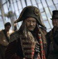 フック船長＆ピーター・パンの過去に注目！ 実写映画『ピーター・パン＆ウェンディ』場面写真・画像