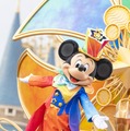 話題のデイタイムパレード「ディズニー・ハーモニー・イン・カラー」 | 動画を公開！As to Disney artwork, logos and properties： (C) Disney