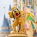 話題のデイタイムパレード「ディズニー・ハーモニー・イン・カラー」 | 動画を公開！As to Disney artwork, logos and properties： (C) Disney