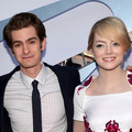 『アメイジング・スパイダーマン』で共演した恋人のアンドリュー・ガーフィールドとエマ・ストーン-(C) Getty Images