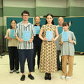 連続テレビ小説「舞いあがれ！」スピンオフドラマ　FMシアター「歌をなくした夏」前列左から川島潤哉、八木莉可子、毎田暖乃後列左から中道裕子、森本竜一、小松健悦