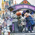 TDLで人気の期間限定「スプーキー“Boo!”パレード」、コワくて楽しいパレードの魅力を紹介 As to Disney artwork, logos and properties： (C) Disney