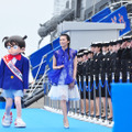 柴咲コウ＆江戸川コナン＆女性自衛官たち／『名探偵コナン 絶海の探偵』＠海上自衛隊横須賀地方総監部