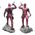 デッドプール＆ウルヴァリンの等身大スタチューがSHIBUYA TSUTAYAに登場 (c) 2024 20th Century Studios / (c) and (TM) 2024 MARVEL.