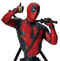 【A賞】デッドプール バストアップスタチュー（全高約20cm）
