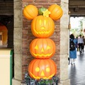 ミッキーマウスや仲間たちのカボチャのデコレーションがかわいい！昼と夜で何かが違う東京ディズニーシーのハロウィン