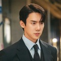 俳優ユ・ヨンソクのスーツ姿が見放題!? 新作ドラマで「玉ねぎ」みたいな男を演じる！