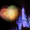 パレード・花火にキャッスルプロジェクション！東京ディズニーランドで3種のナイトエンターテインメントを満喫