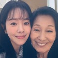 女優ハン・ジミン、共演者たちと和やかな雰囲気で「天上界の美貌」を披露！【PHOTO】