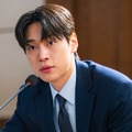 “IUの弟”カン・ユソクが『瑞草洞』で演じる迷える弁護士のリアルな葛藤