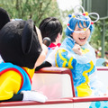 Mrs. GREEN APPLEがサプライズでパレード登場！夏イベ「サマー・クールオフat Tokyo Disney Resort」明日開幕