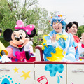Mrs. GREEN APPLEがサプライズでパレード登場！夏イベ「サマー・クールオフat Tokyo Disney Resort」明日開幕