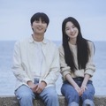 ついに“ツーショット”解禁！パク・ソジュン主演の新ドラマが切り取った「青春の一時」