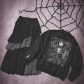 スカート 9,500円/ ブルゾン 18,000円『ティム・バートン ナイトメアー・ビフォア・クリスマス』 © Disney