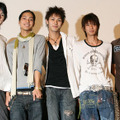 『BOYS LOVE　劇場版』初日舞台挨拶　（左から）谷さん、菅野さん、小谷さん、川久保さん、寺内監督