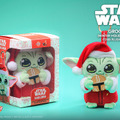 コスビ・ぬいぐるみキーチェーン『スター・ウォーズ』「ウィンター・ホリデー」グローグー　© & TM Lucasfilm Ltd.