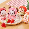 うるぽちゃちゃん ぬいぐるみ　各1,800円／© Disney