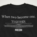 『トゥギャザー』公式グッズTOGETHER PHOTO TシャツB© 2025 Project Foxtrot, LLC 　