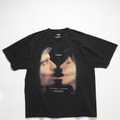 『トゥギャザー』公式グッズTOGETHER PHOTO TシャツA© 2025 Project Foxtrot, LLC