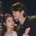 「カメラの裏でも抜群のケミ」IU＆ビョン・ウソク主演『21世紀の大君夫人』の裏側【PHOTO】