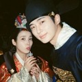 IU♥ビョン・ウソク、結婚式“胸キュン”未公開写真が続々明らかに【PHOTO】