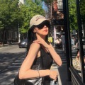 イ・ヨンエ、NYの街角でも圧倒的な存在感！飾らない私服姿で放った“オーラ”【PHOTO】