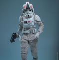 インペリアル・レムナント AT-ATドライバーフィギュア© & ™ Lucasfilm Ltd.