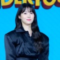 『ワンダーフールズ』女優チョン・イソ、爽やかな清純ルックからシックまで“変幻自在”の美しさで魅了【PHOTO】