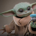 『スター・ウォーズ／マンダロリアン・アンド・グローグー』1/1スケールフィギュア　グローグー© & ™ Lucasfilm Ltd.