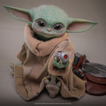 『スター・ウォーズ／マンダロリアン・アンド・グローグー』1/1スケールフィギュア　グローグー© & ™ Lucasfilm Ltd.
