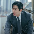 ナムグン・ミンが“4段階の感情変化”で魅せる！Disney+配信予定新作、一触即発の場面写真を解禁【PHOTO】