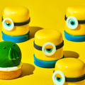 「いたずらミニオンのバナナケーキ」「禁断のグリーンモンスターケーキ」（品川プリンスホテル）