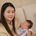 『太陽を抱く月』女優ナム・ボラ、愛おしい息子を抱き上げ幸せいっぱいの笑顔【PHOTO】