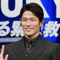 鈴木亮平