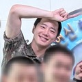 坊主頭でもイケメン！入隊中の俳優イ・ジュニョン、同期との愉快な“軍隊ショット”が話題！