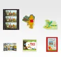 K賞 〈100エーカーの森〉フレークステッカー／© Disney. Based on the“Winnie the Pooh”works by A.A. Milne and E.H. Shepard.